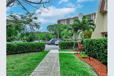 1655 NE 115th St #28B, Miami, FL 33181 - Photo 35