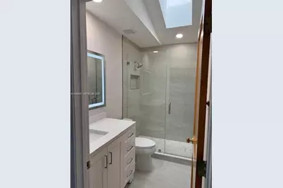 101 NE 8th Ave #1, Fort Lauderdale, FL 33301 - Photo 13