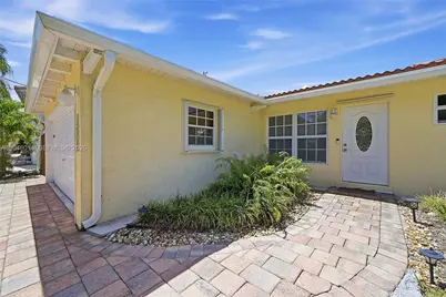 1625 SW 5th Ct, Fort Lauderdale, FL 33312 - Photo 5