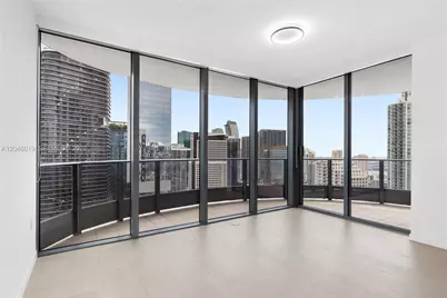 1000 Brickell Plz #4015, Miami, FL 33131 - Photo 21