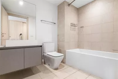 1000 Brickell Plz #4015, Miami, FL 33131 - Photo 37