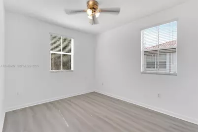 8165 NW 108th Ave, Doral, FL 33178 - Photo 17