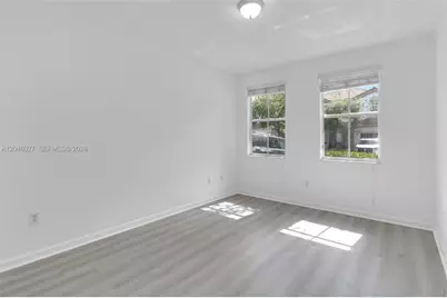 8165 NW 108th Ave, Doral, FL 33178 - Photo 11