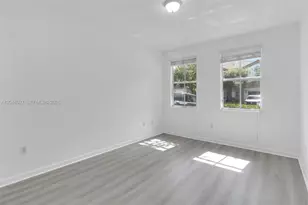 8165 NW 108th Ave, Doral, FL 33178 - Photo 11