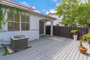 8165 NW 108th Ave, Doral, FL 33178 - Photo 25