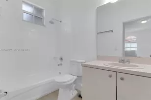 8165 NW 108th Ave, Doral, FL 33178 - Photo 19