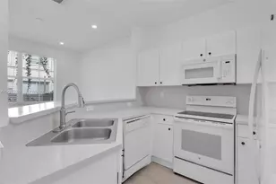 8165 NW 108th Ave, Doral, FL 33178 - Photo 5