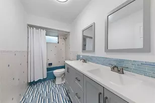 945 NE 176th St, Miami, FL 33162 - Photo 27