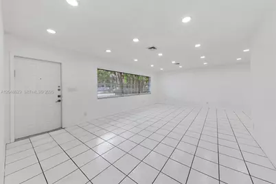 945 NE 176th St, Miami, FL 33162 - Photo 17