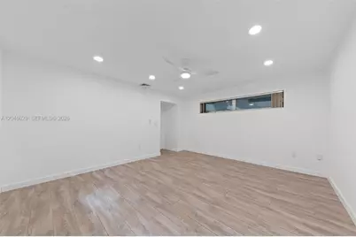 945 NE 176th St, Miami, FL 33162 - Photo 3