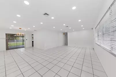 945 NE 176th St, Miami, FL 33162 - Photo 5