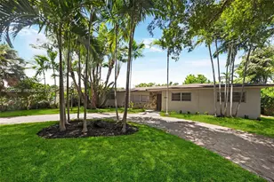 945 NE 176th St, Miami, FL 33162 - Photo 37