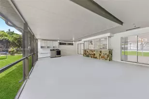 945 NE 176th St, Miami, FL 33162 - Photo 51