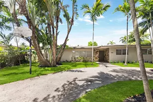 945 NE 176th St, Miami, FL 33162 - Photo 1