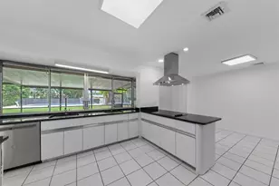 945 NE 176th St, Miami, FL 33162 - Photo 47