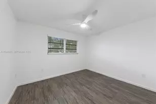 945 NE 176th St, Miami, FL 33162 - Photo 21
