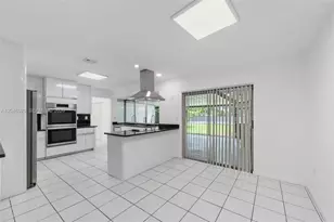 945 NE 176th St, Miami, FL 33162 - Photo 49