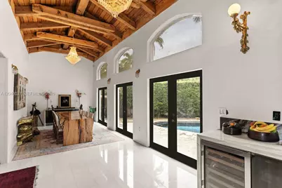 6350 Pinetree Dr, Miami Beach, FL 33141 - Photo 3