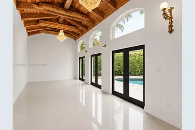 6350 Pinetree Dr, Miami Beach, FL 33141 - Photo 3