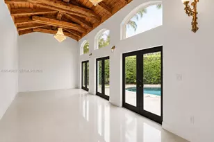 6350 Pine Tree Dr, Miami Beach, FL 33141 - Photo 3
