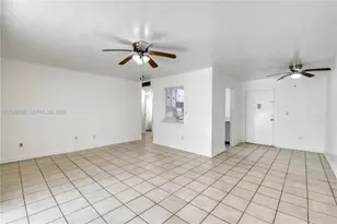10387 N Kendall Dr, Miami, FL 33176 - Photo 1