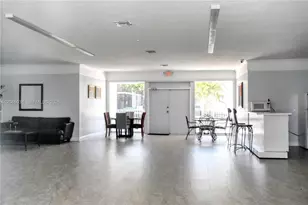 10387 N Kendall Dr, Miami, FL 33176 - Photo 11