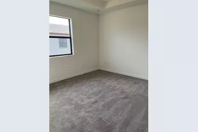 21447 NE 2nd Pl, Miami, FL 33179 - Photo 17