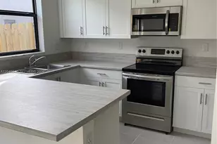 21447 NE 2nd Pl, Miami, FL 33179 - Photo 13