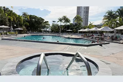 100 Bayview Dr #509, Sunny Isles Beach, FL 33160 - Photo 5