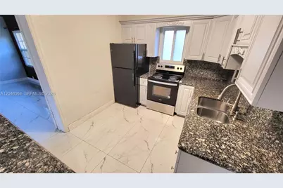 720 NE 5th St #1-1, Hallandale Beach, FL 33009 - Photo 3