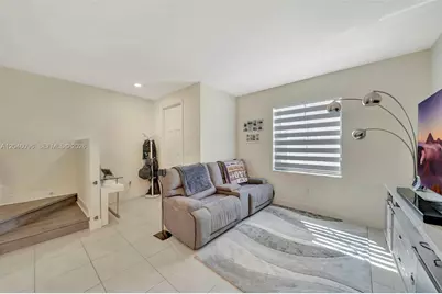 11295 W 34th Way, Hialeah, FL 33018 - Photo 11