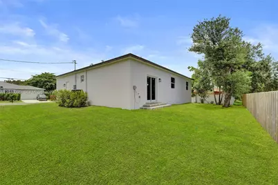 211 NW 14th Ct, Dania Beach, FL 33004 - Photo 17