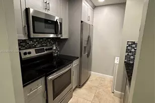 9976 Twin Lakes Dr, Coral Springs, FL 33071 - Photo 7