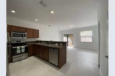 3538 W 88th Terrace #3538, Hialeah Gardens, FL 33018 - Photo 9
