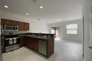 3538 W 88th Terrace, Hialeah Gardens, FL 33018 - Photo 9