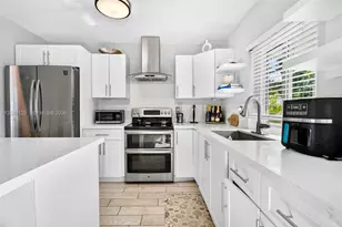 2012 N 31st Rd, Hollywood, FL 33021 - Photo 11