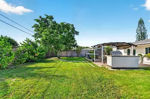 2012 N 31st Rd, Hollywood, FL 33021 - Photo 27