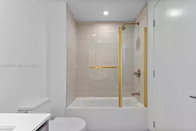 77 SE 5th St. #1905, Miami, FL 33131 - Photo 17