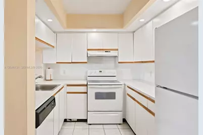 500 SW 130th Ter #403A, Pembroke Pines, FL 33027 - Photo 11