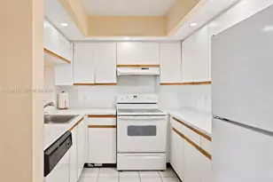 500 SW 130th Terrace, Pembroke Pines, FL 33027 - Photo 11