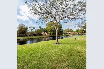 7924 NW 10th St, Plantation, FL 33322 - Photo 3