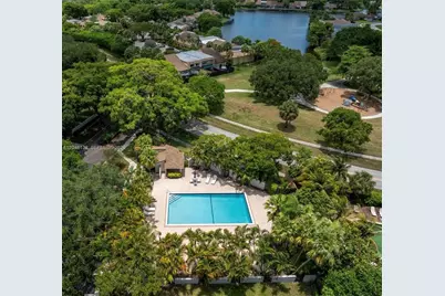 7924 NW 10th St, Plantation, FL 33322 - Photo 37
