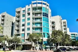 110 Washington Ave, Miami Beach, FL 33139 - Photo 1