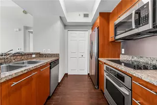 110 Washington Ave, Miami Beach, FL 33139 - Photo 11