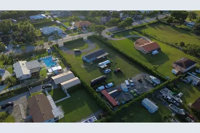 32305 SW 202nd Ave, Homestead, FL 33030 - Photo 5