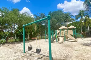 837 Tanglewood Cir, Weston, FL 33327 - Photo 21