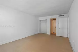 5555 Collins Ave, Miami Beach, FL 33140 - Photo 13