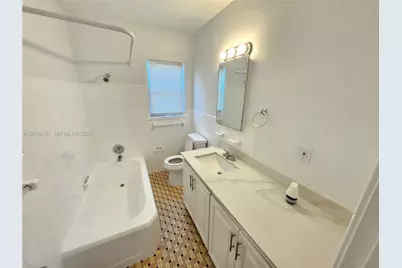 2121 NW 28th St, Oakland Park, FL 33311 - Photo 9
