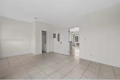 8135 Crespi Blvd #4, Miami Beach, FL 33141 - Photo 13