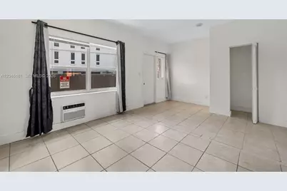 8135 Crespi Blvd #4, Miami Beach, FL 33141 - Photo 9